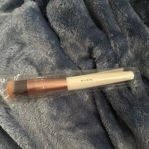 EVER Foundation Makeup Brush